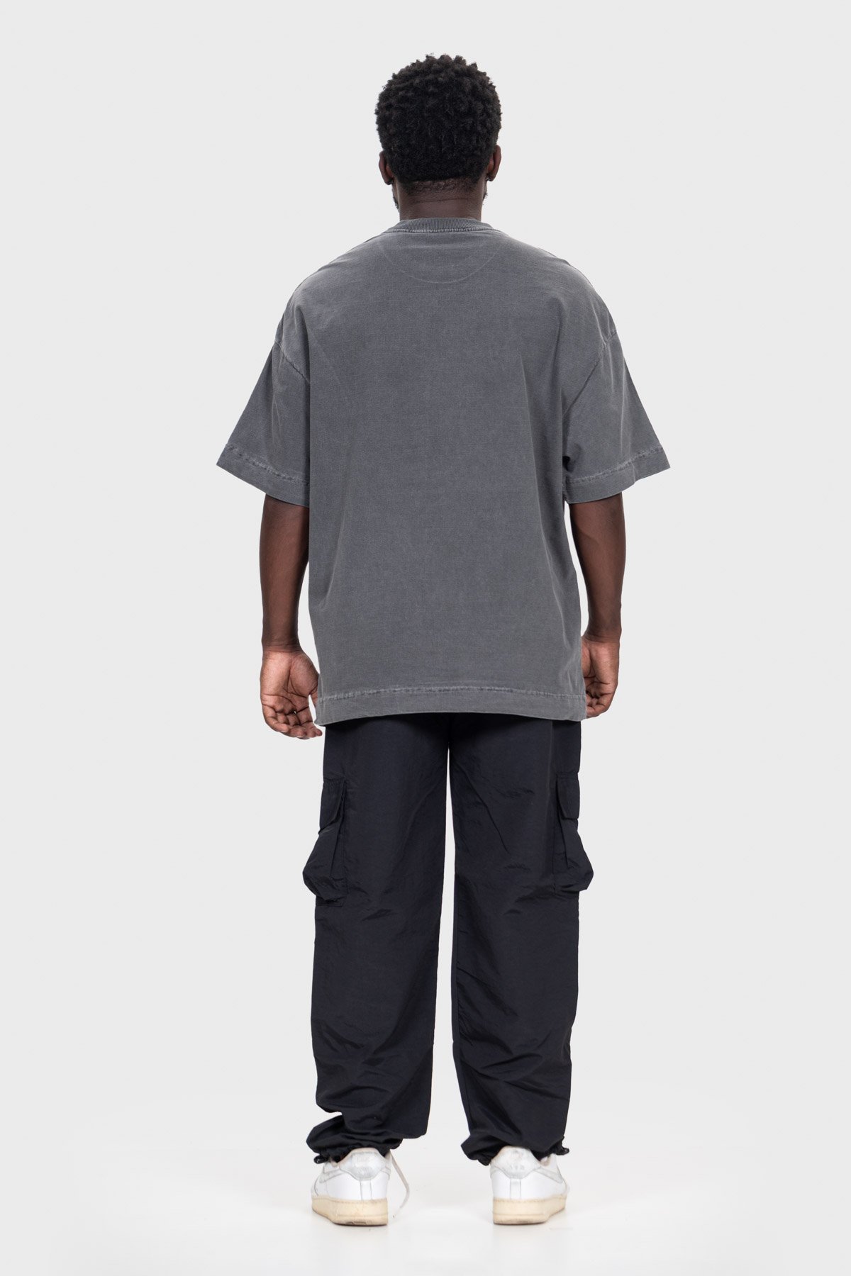 Camiseta Oversized Ample Básica | Chumbo Brand Liso - Imagem 8