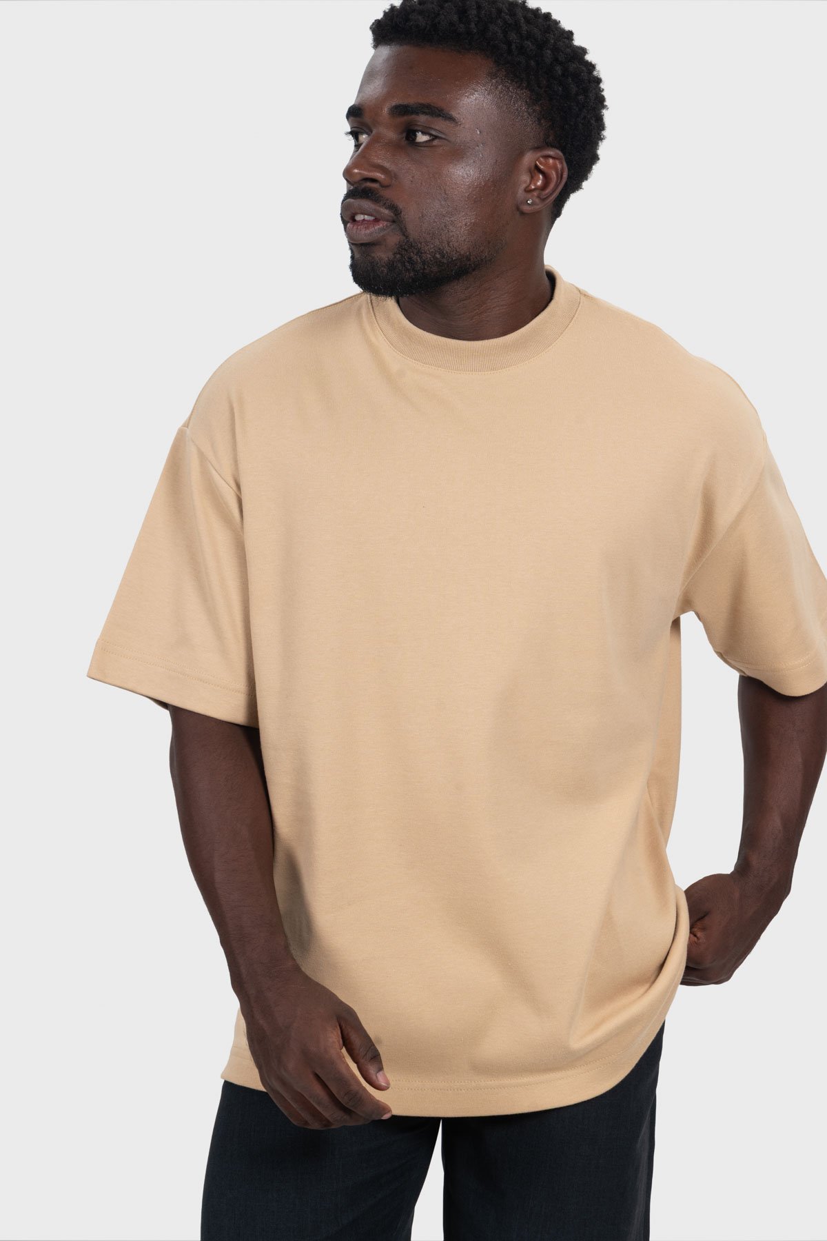 Camiseta Oversized Everyday Básica | Bege Camel Brand Liso - Imagem 6