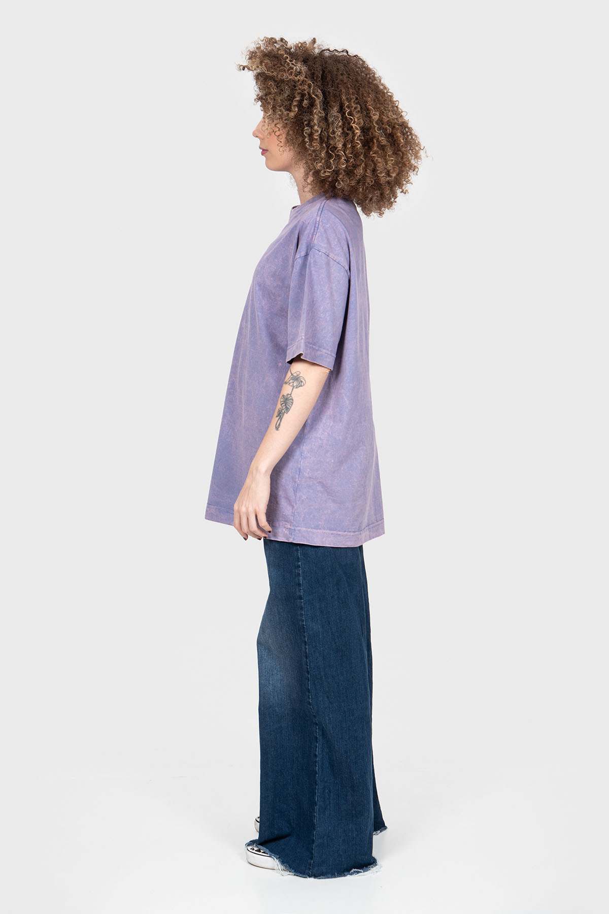 Oversized Burn Lilás Marmorizada – 220g de presença, caimento largo, fio 20.1 e textura estonada.